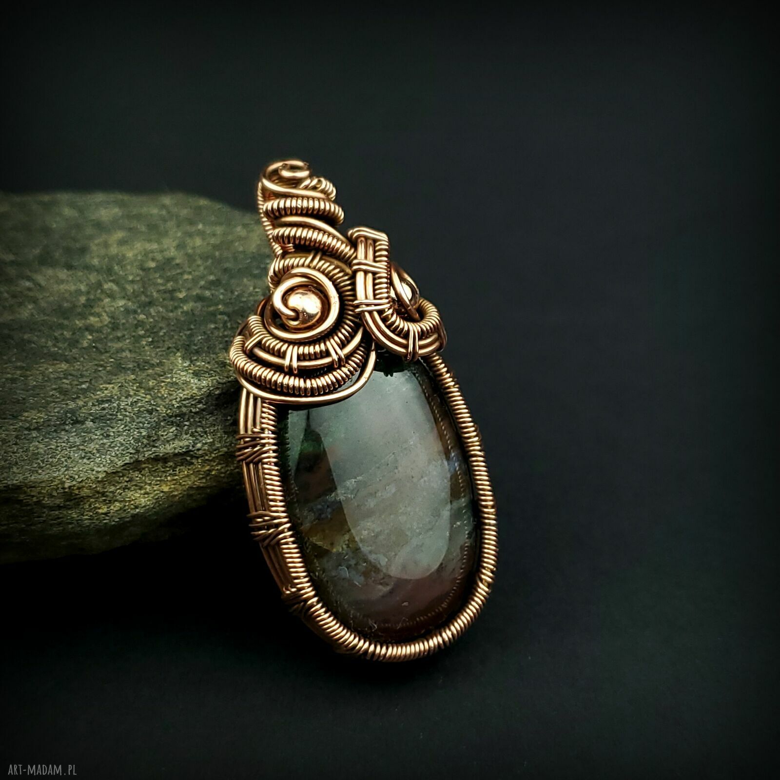 Wisiorek z agatem w technice wire wrapping