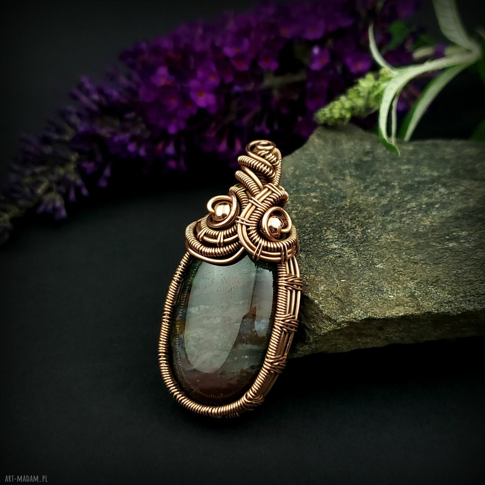 Wisiorek z agatem w technice wire wrapping