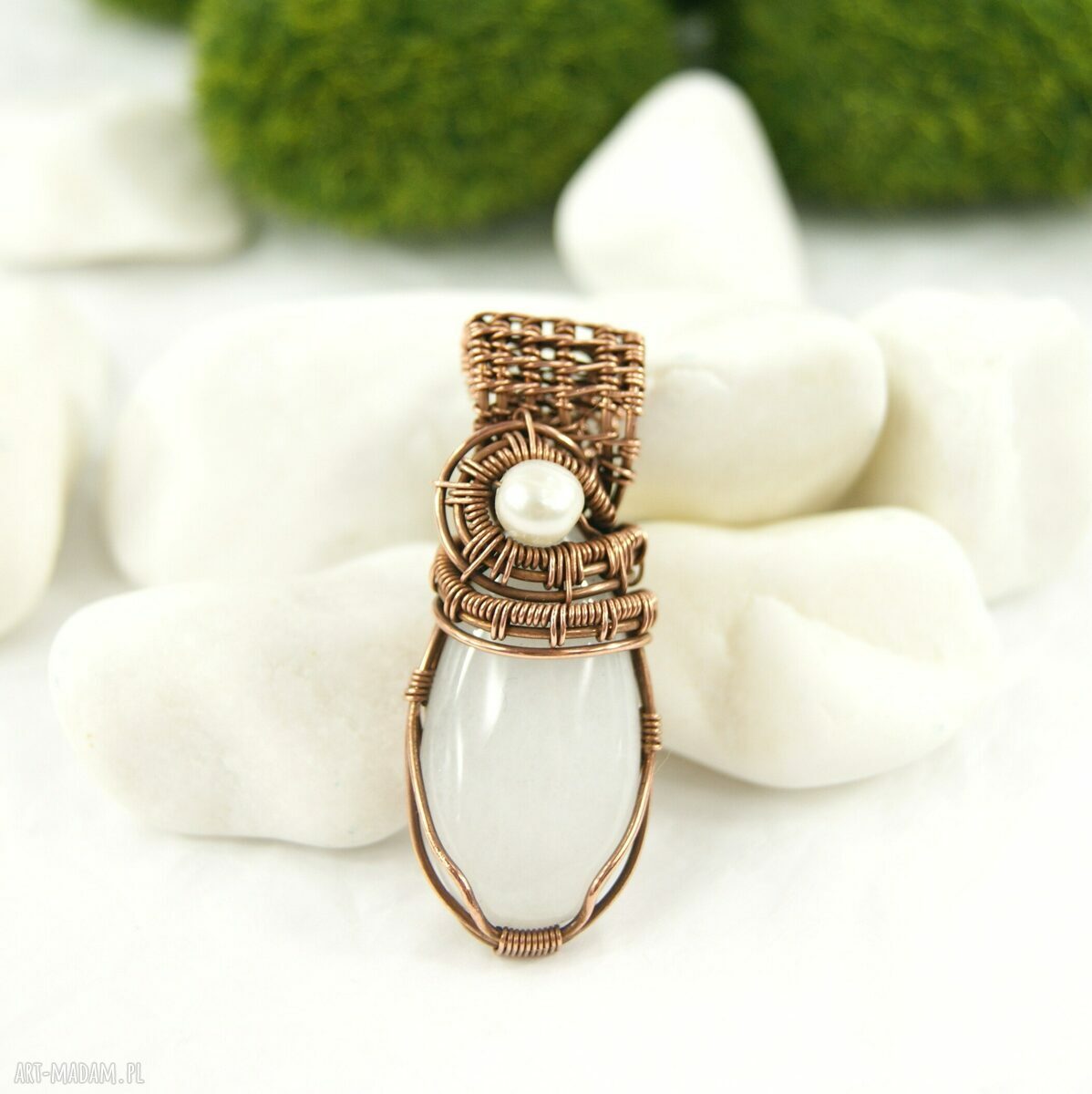 Wisiorek wire wrapping z agatem i perłą - miedziany boho dla niej