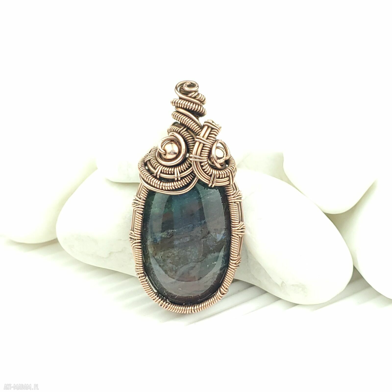 Wisiorek z agatem w technice wire wrapping