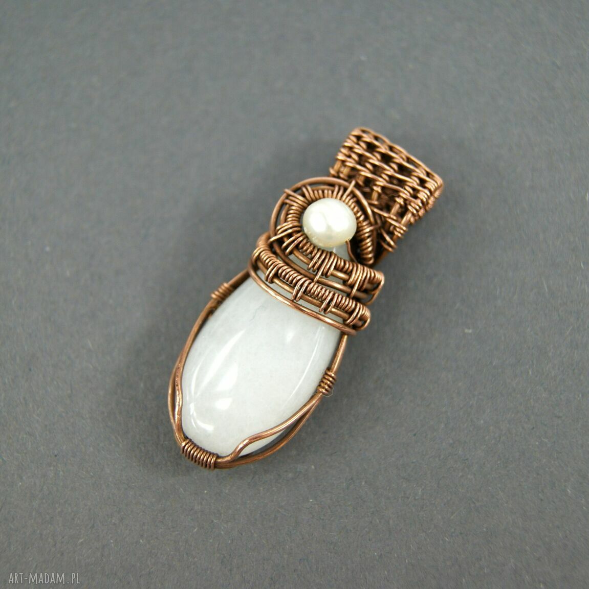 Wisiorek wire wrapping z agatem i perłą - miedziany boho dla niej