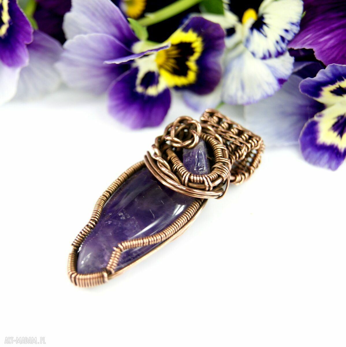 Wisiorek z ametystem w miedzianej oprawie - autorski wire wrapping