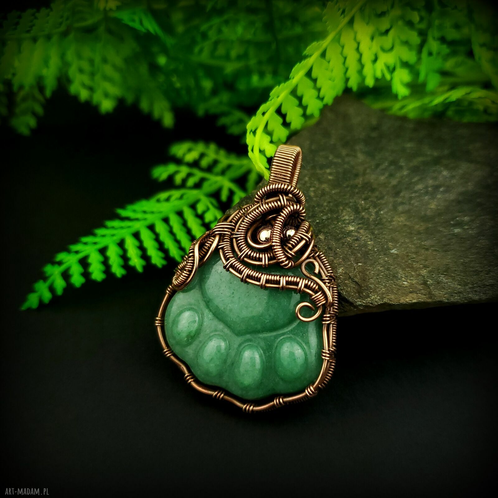 Wisiorek z awenturynem w kształcie łapki - ręcznie robiony wire wrapping