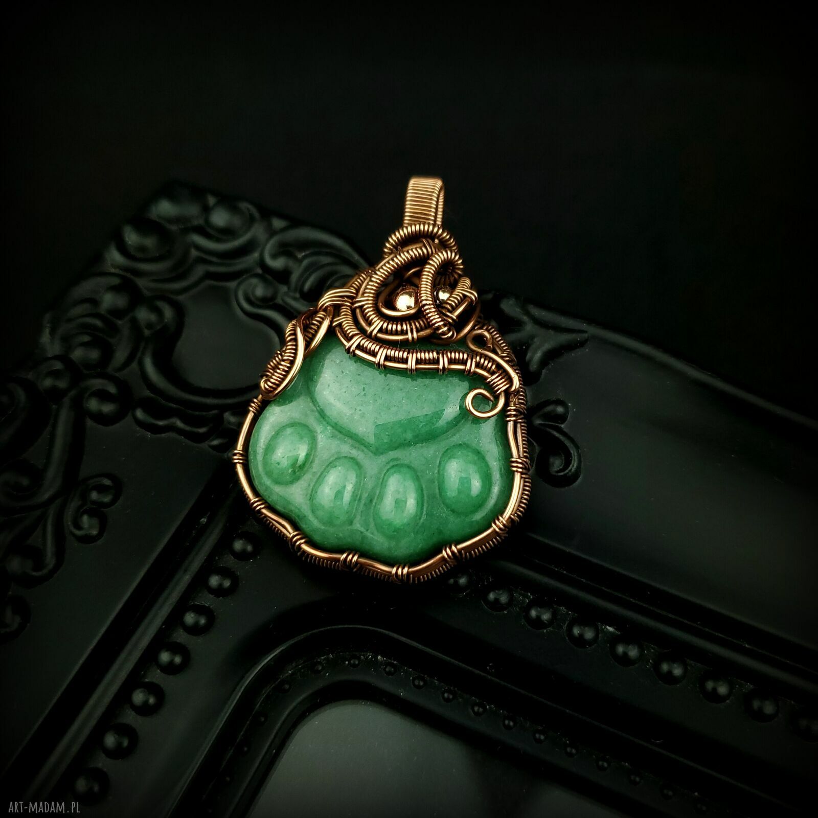 Wisiorek z awenturynem w kształcie łapki - ręcznie robiony wire wrapping