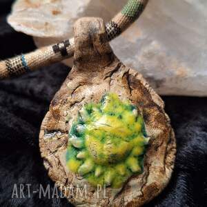 ceramiczny naszyjnik amulet - słońce na ozdobnym sznurku