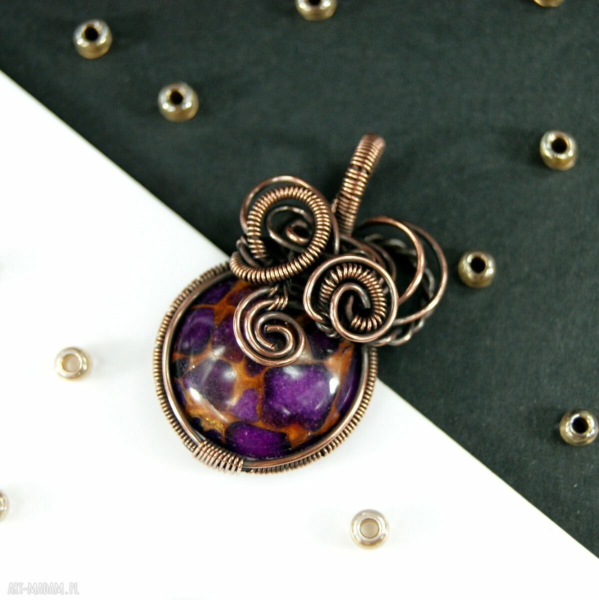 Wisiorek z fioletowym agatem - talizman z wire wrapping