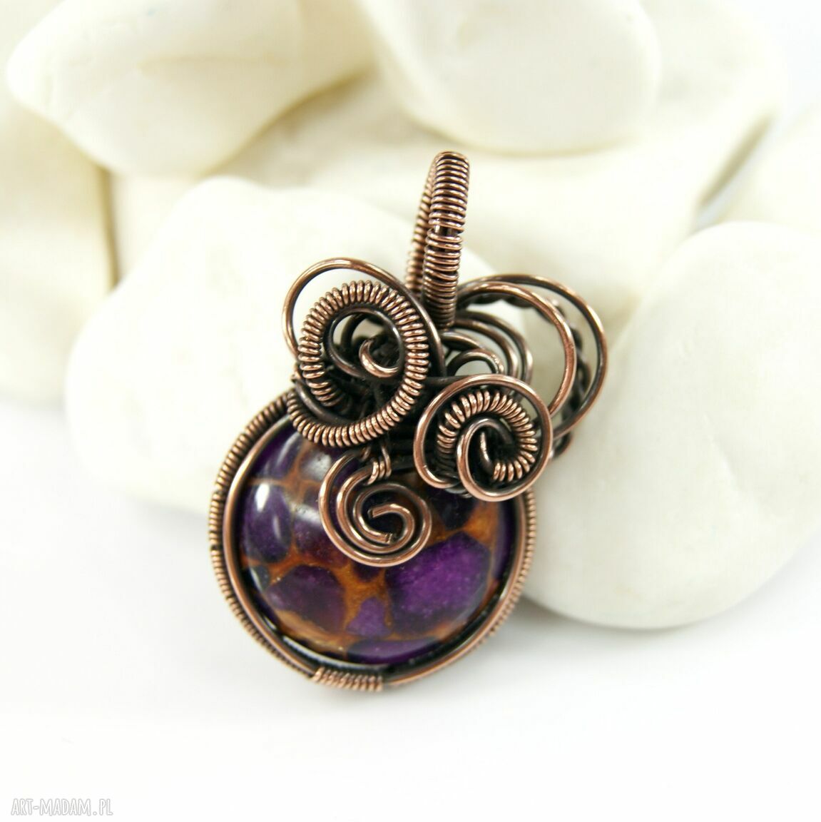 Wisiorek z fioletowym agatem - talizman z wire wrapping