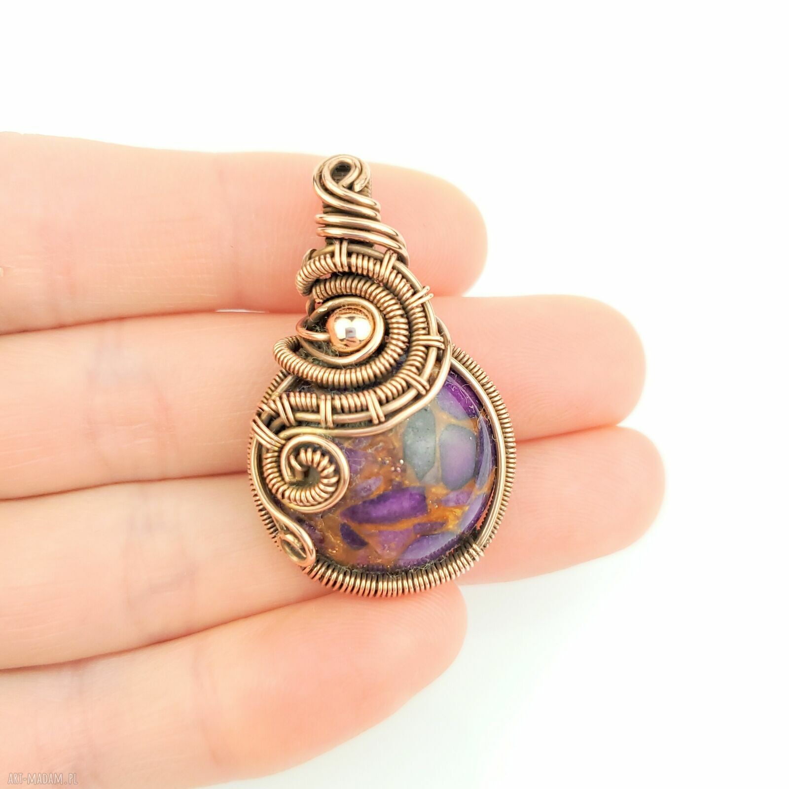 Wisiorek z fioletowym agatem w technice wire wrapping