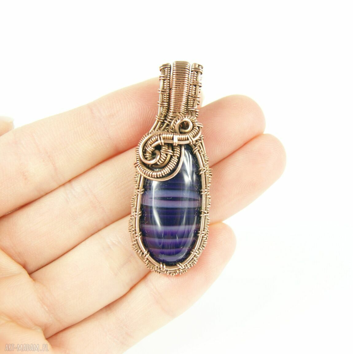 Fioletowy agat w miedzianym wire wrappingu - wisiorek talizman