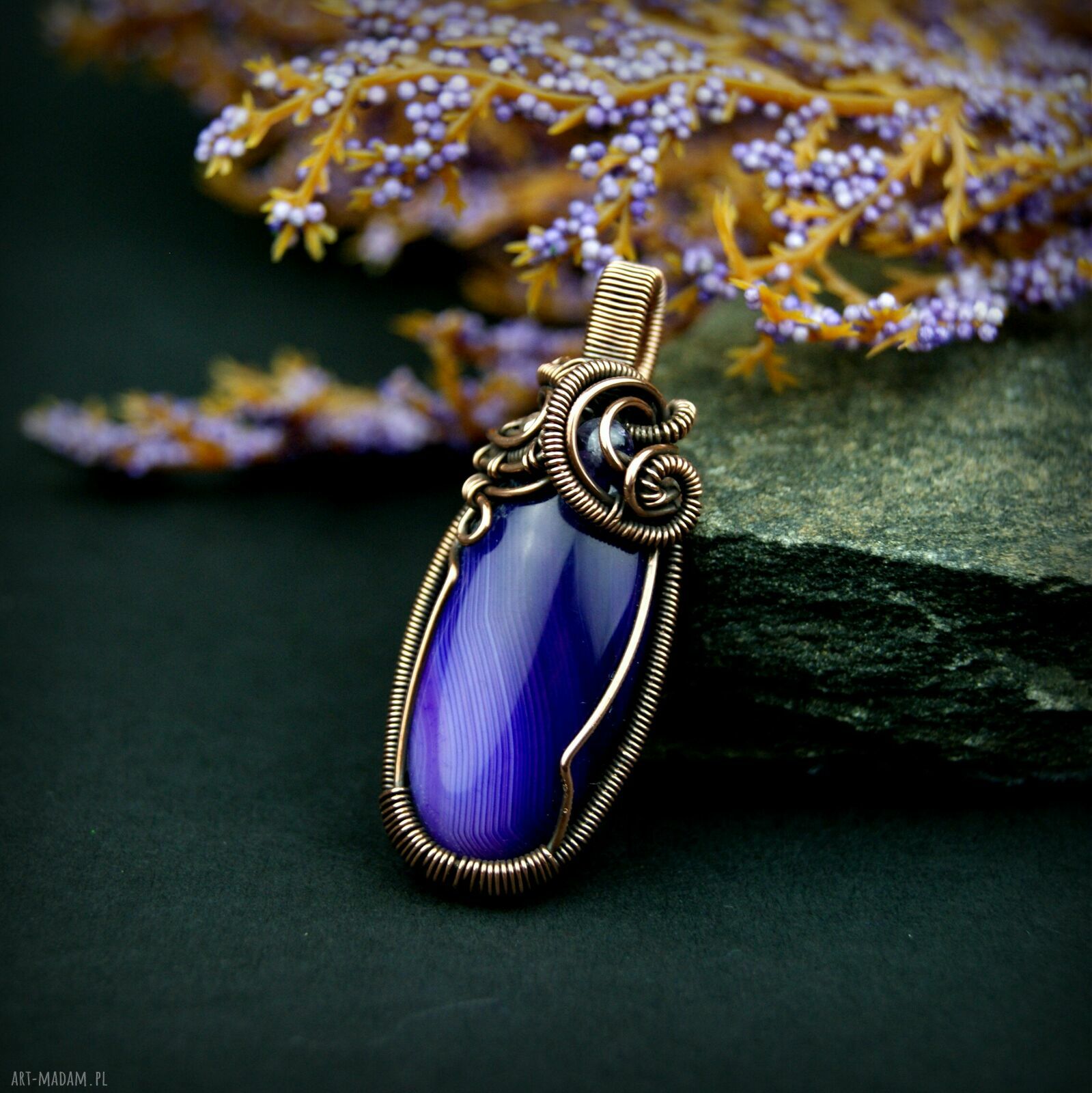 Wisiorek z fioletowym agatem wire wrapping