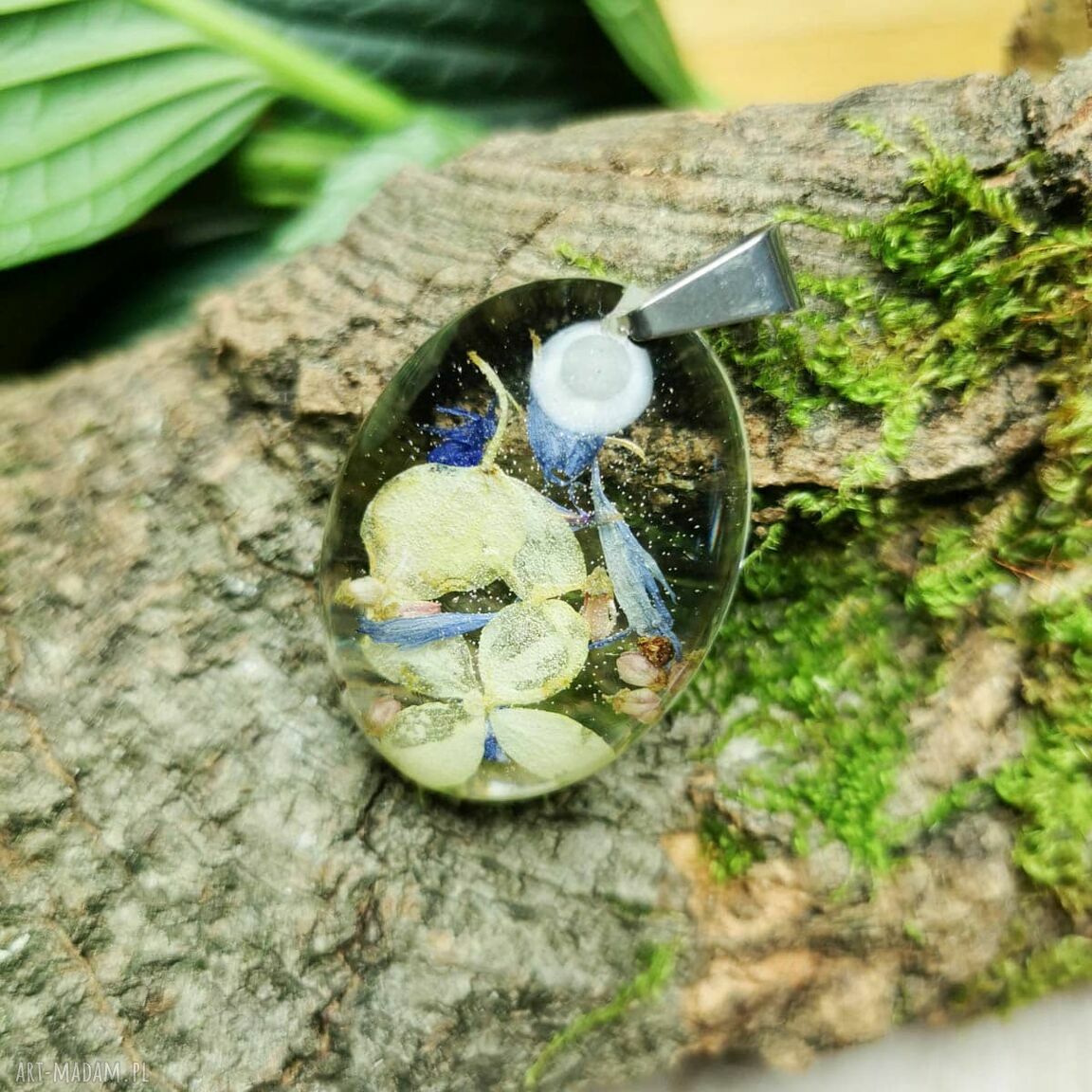 Wisiorek z hortensjami w żywicy z1283 - Herbarium Jewelry