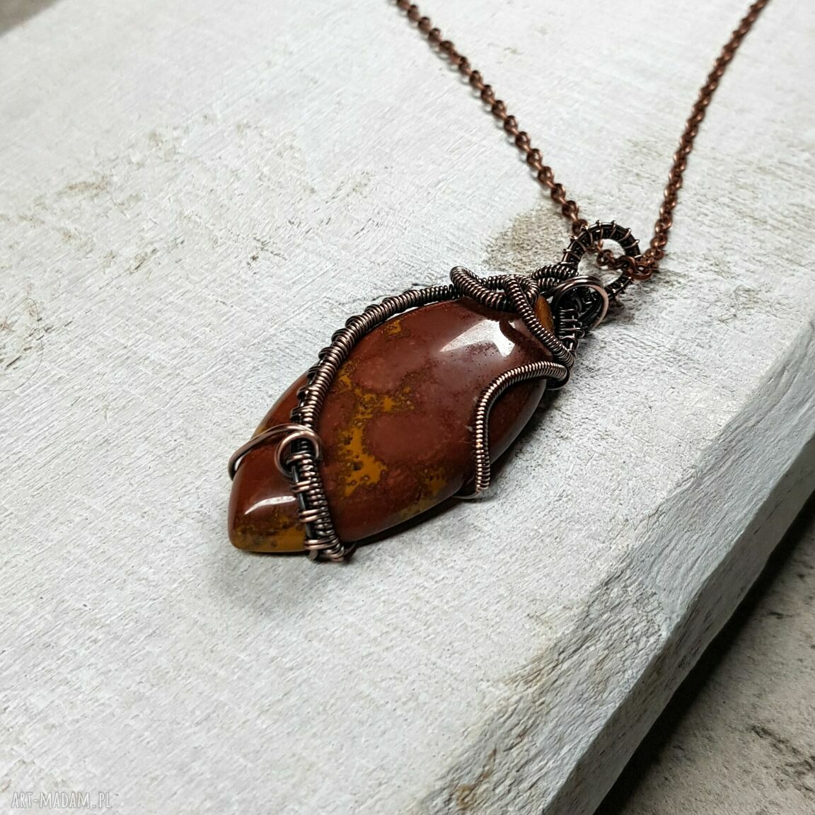 Wisiorek z jaspisu m238 w technice wire wrapping z miedzi