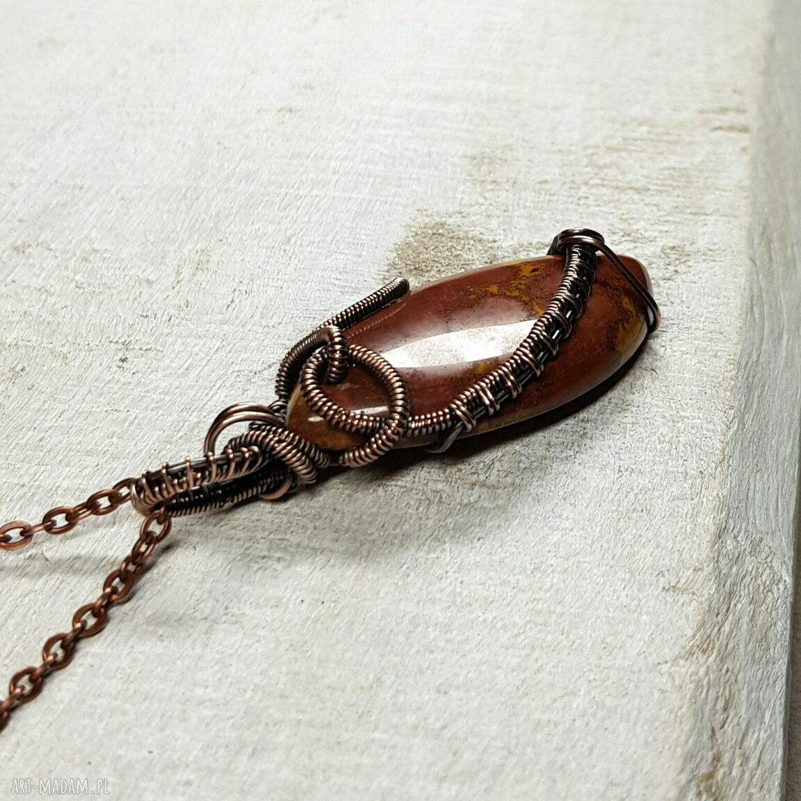 Wisiorek z jaspisu m238 w technice wire wrapping z miedzi