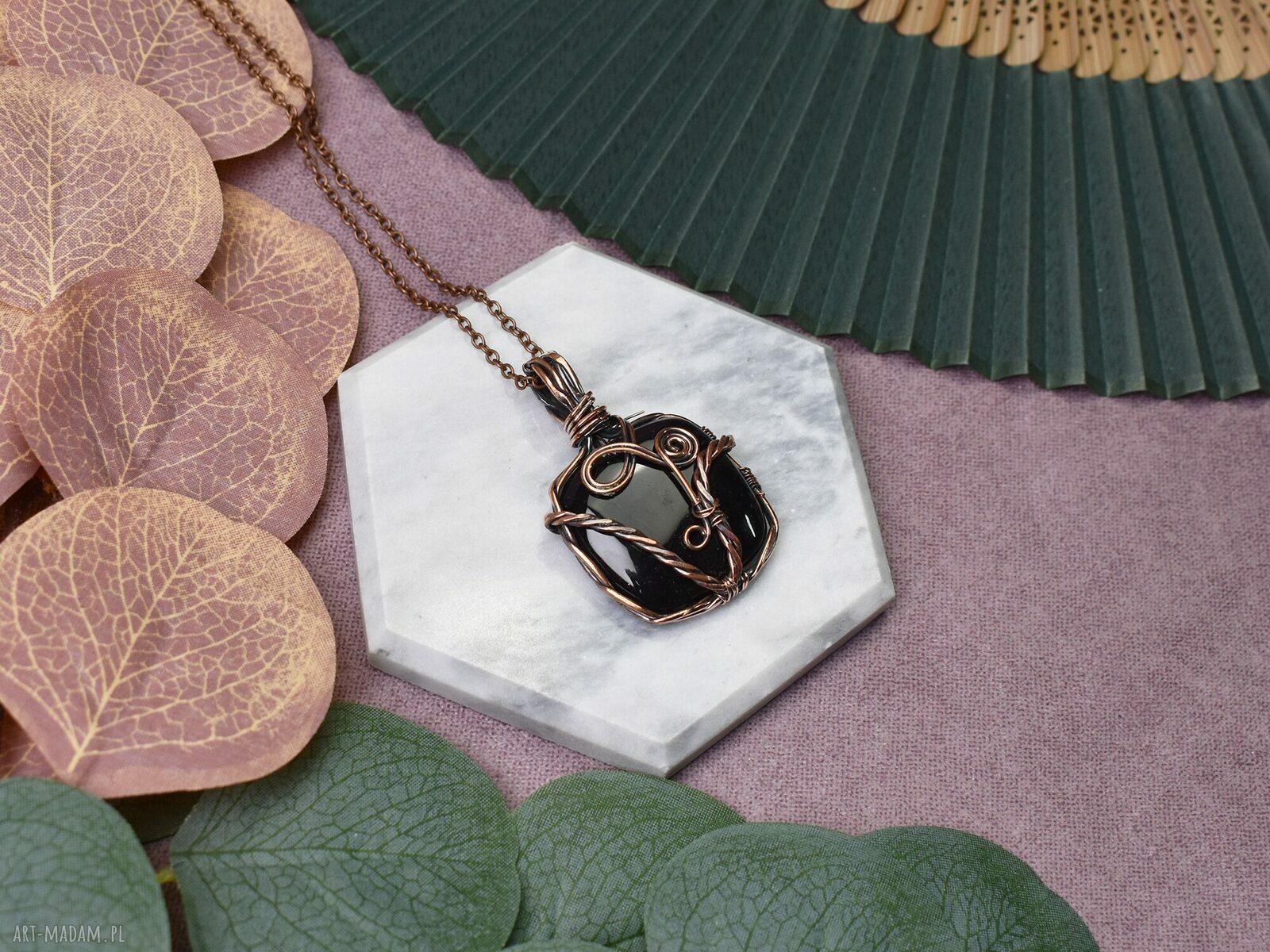 Miedziany wisiorek wire wrapping z czarnym onyksem #415 boho amulet na prezent