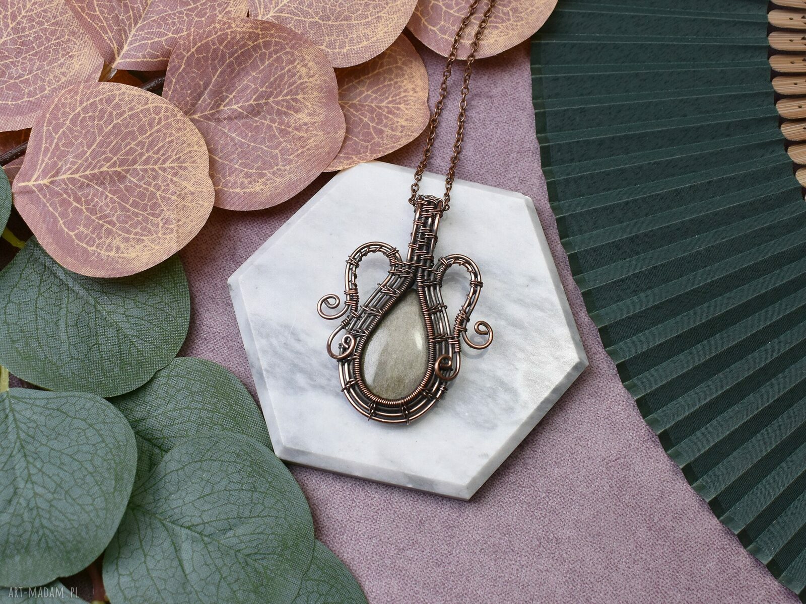 Miedziany wisiorek wire wrapping z obsydianem ręczne wykonanie