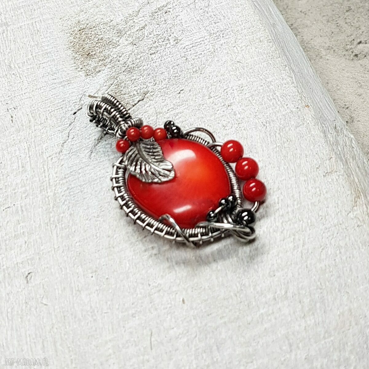 Wisiorek z naturalnym koralem „kwiat morza” s205 - wire wrapping i srebro 999