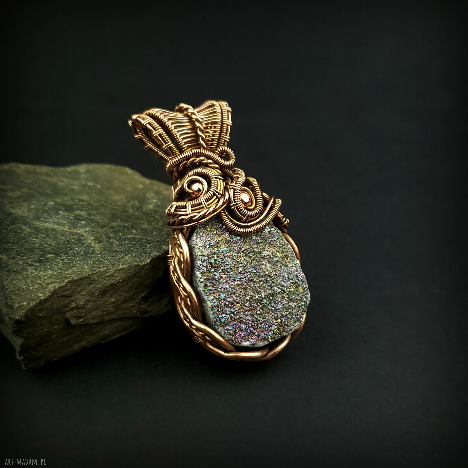 Wisiorek z kwarcem tytanowym - Blue Pearl Art