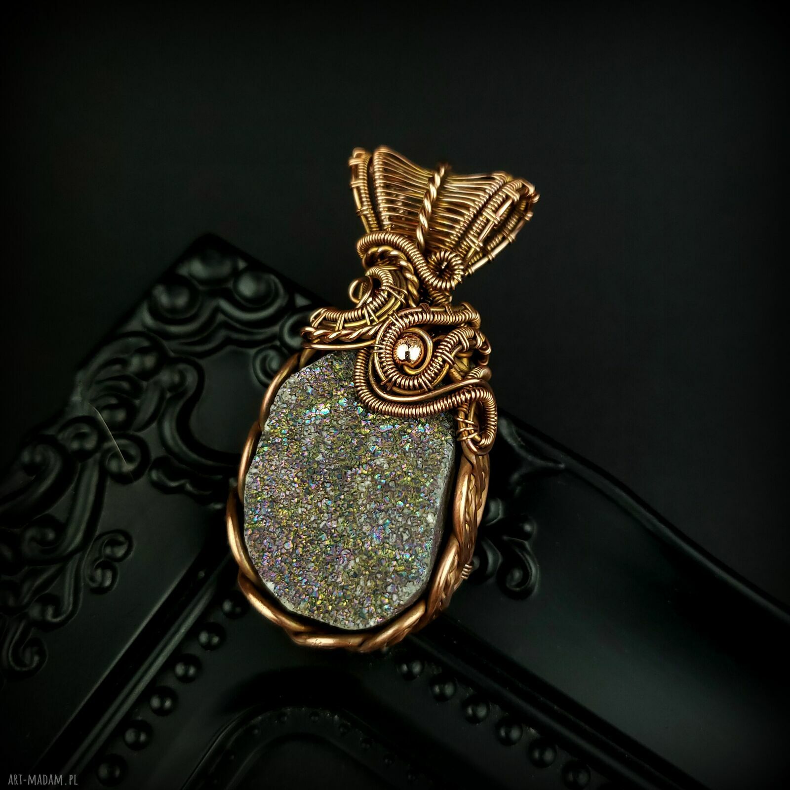 Wisiorek z kwarcem tytanowym - Blue Pearl Art