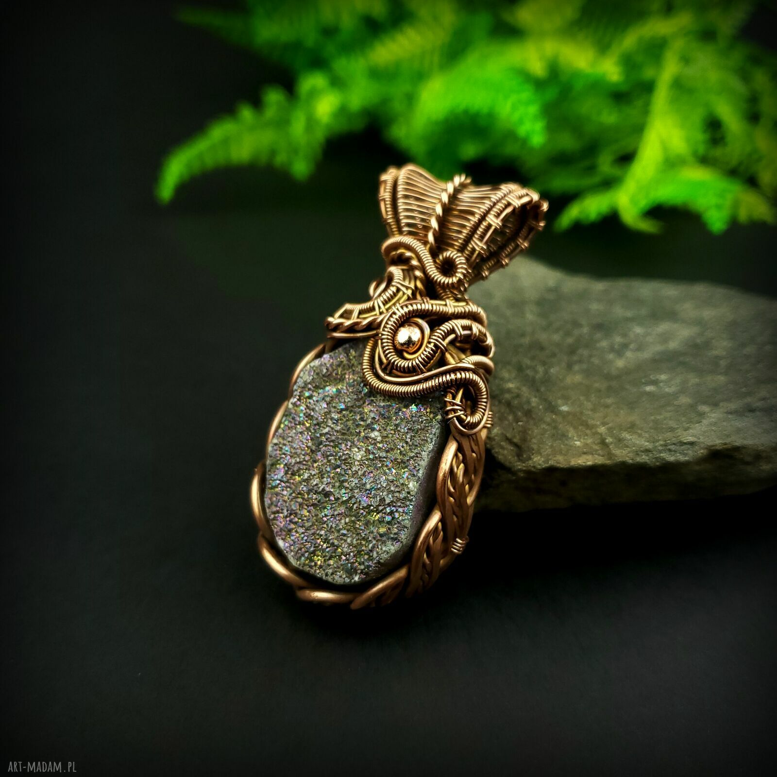 Wisiorek z kwarcem tytanowym - Blue Pearl Art