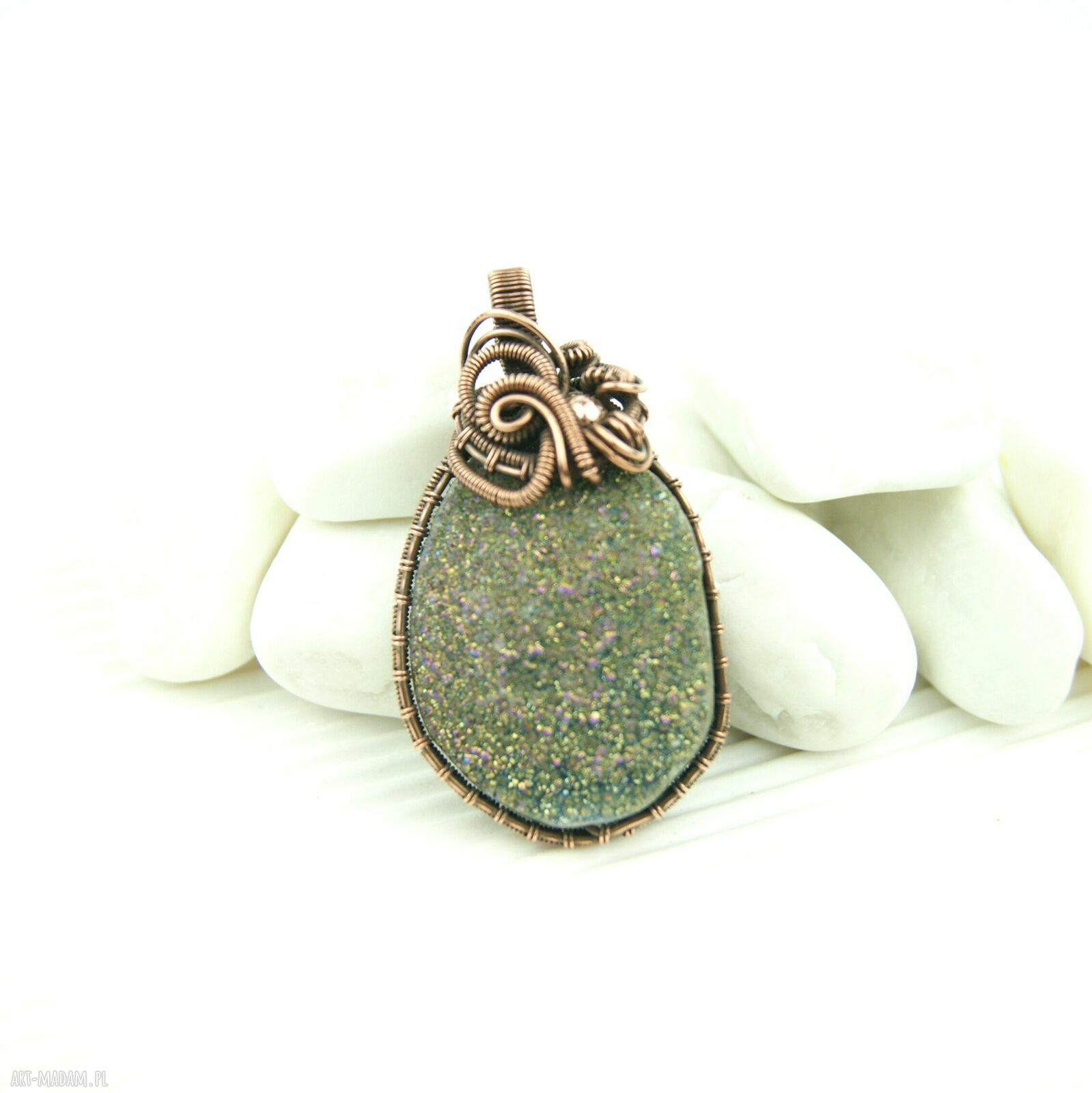 Wisiorek z kwarcem tytanowym - miedziany wire wrapping z hematytami