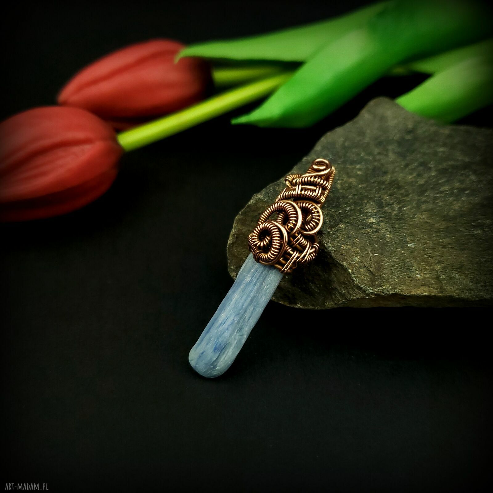 Wisiorek z kyanitem - wire wrapping z miedzi