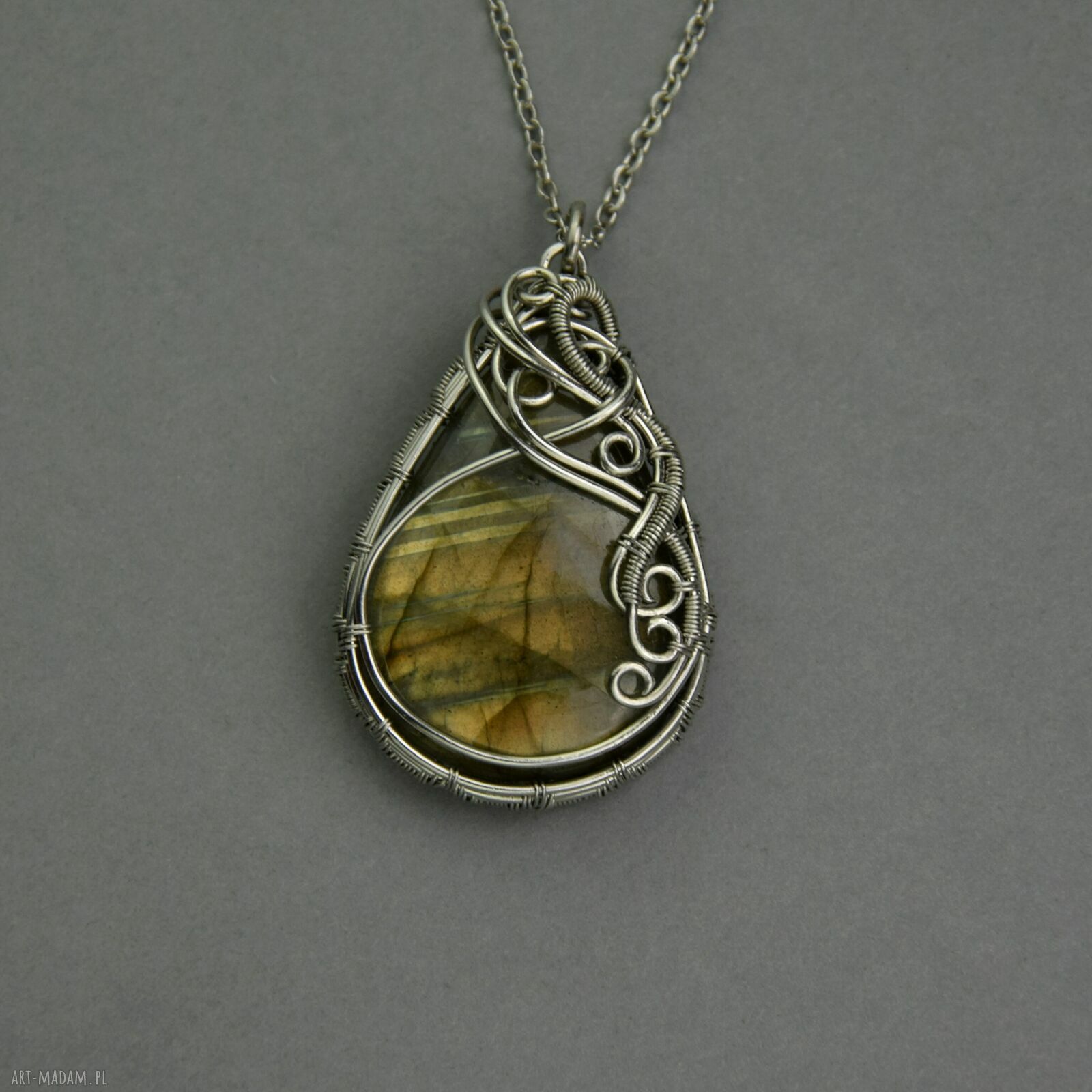 Wisiorek z labradorytem - wire wrap romantyczny prezent dla niej