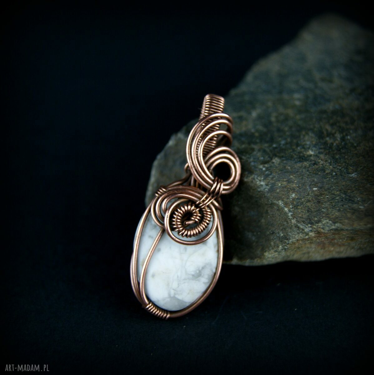 Wisiorek z magnezytem - miedziany wire wrapping