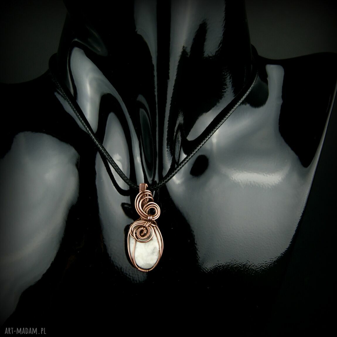 Wisiorek z magnezytem - miedziany wire wrapping