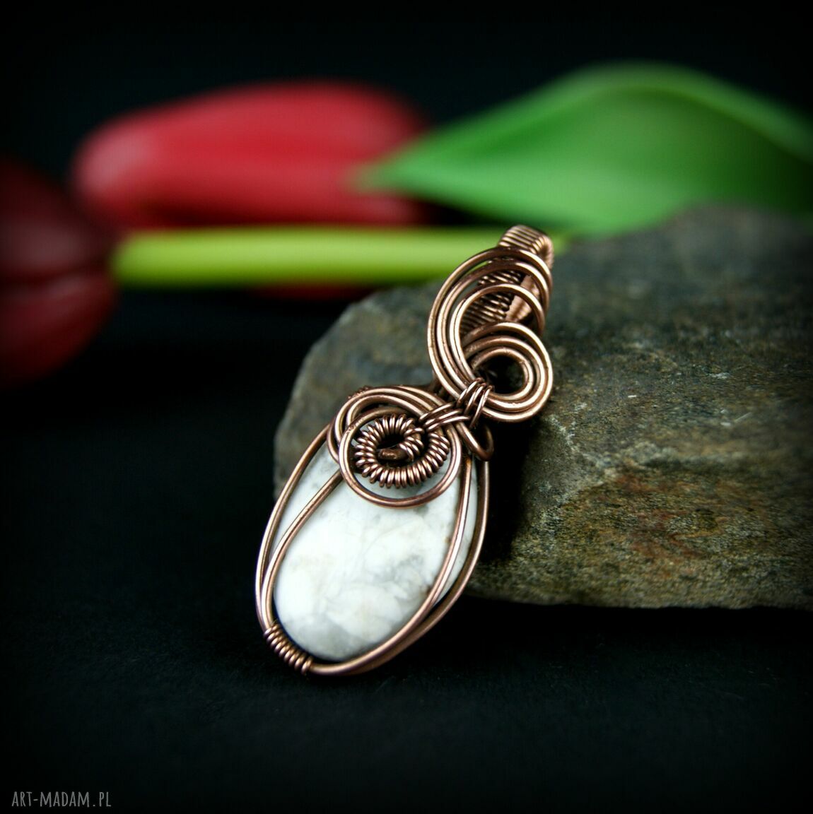 Wisiorek z magnezytem - miedziany wire wrapping