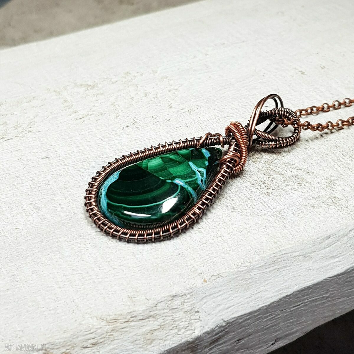 Wisiorek z malachitem i azurytem w technice wire wrapping