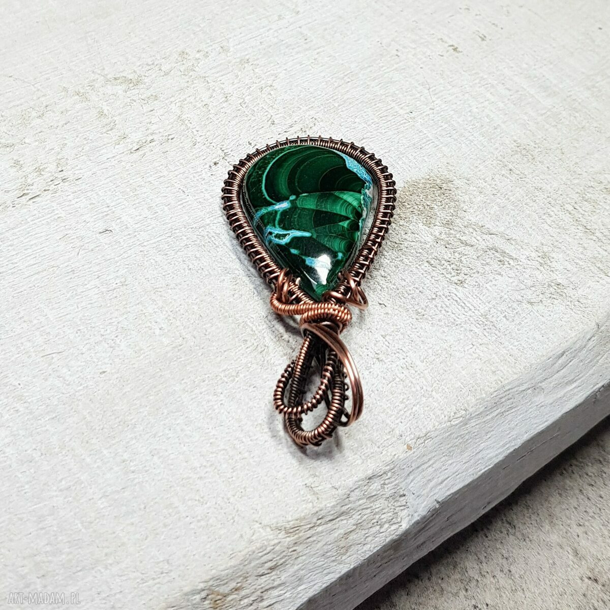 Wisiorek z malachitem i azurytem w technice wire wrapping