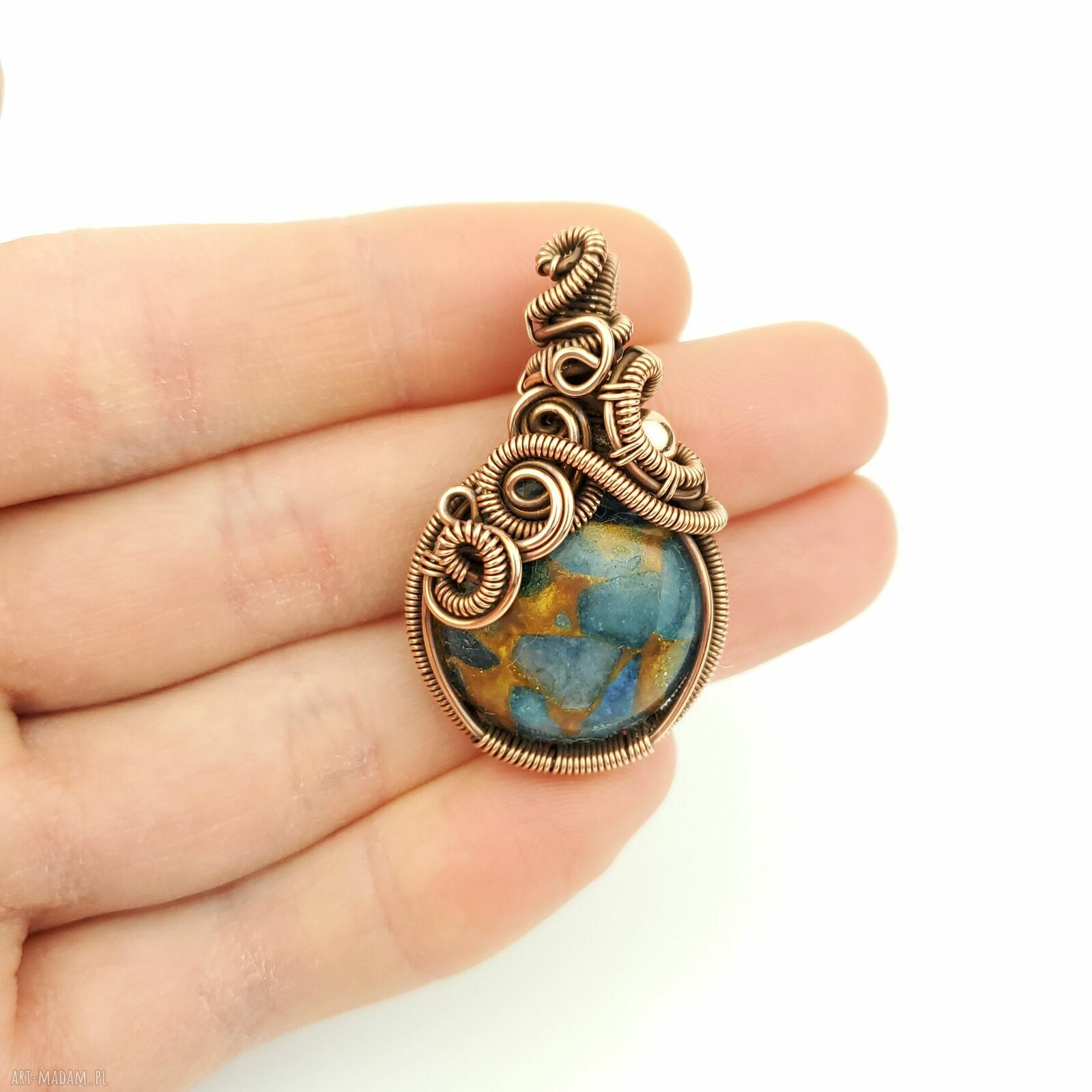 Wisiorek z niebieskim agatem w technice wire wrapping - miedziany, ręcznie robiony
