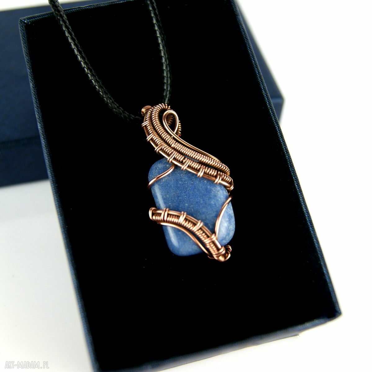 Wisiorek z niebieskim kwarcem - miedziany talizman wire wrapping (handmade)