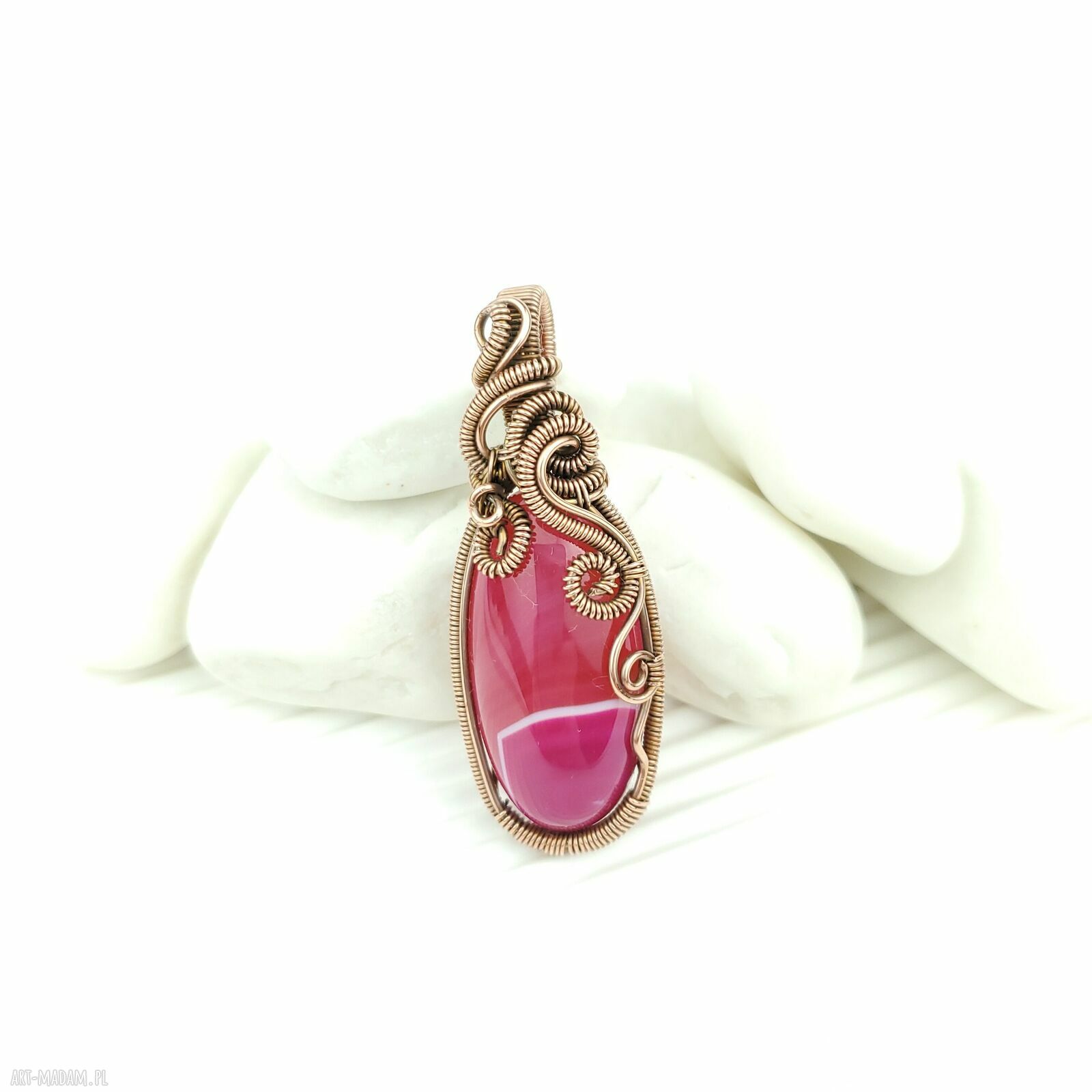 Wisiorek z różowym agatem - ręcznie robiony wire wrapping