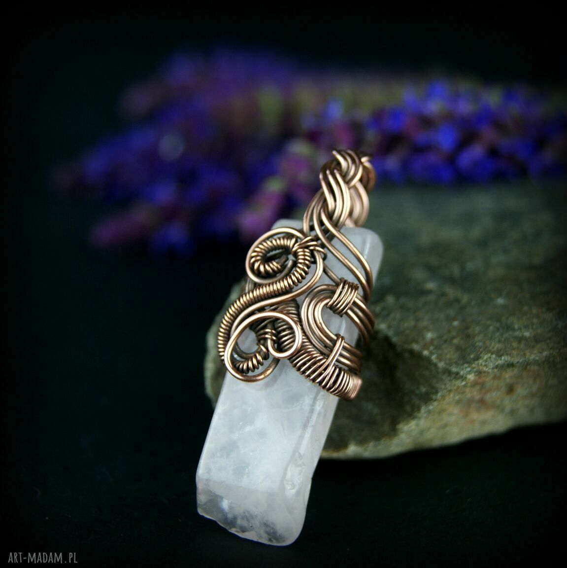 Wisiorek z różowym kwarcem - miedziany wire wrapping