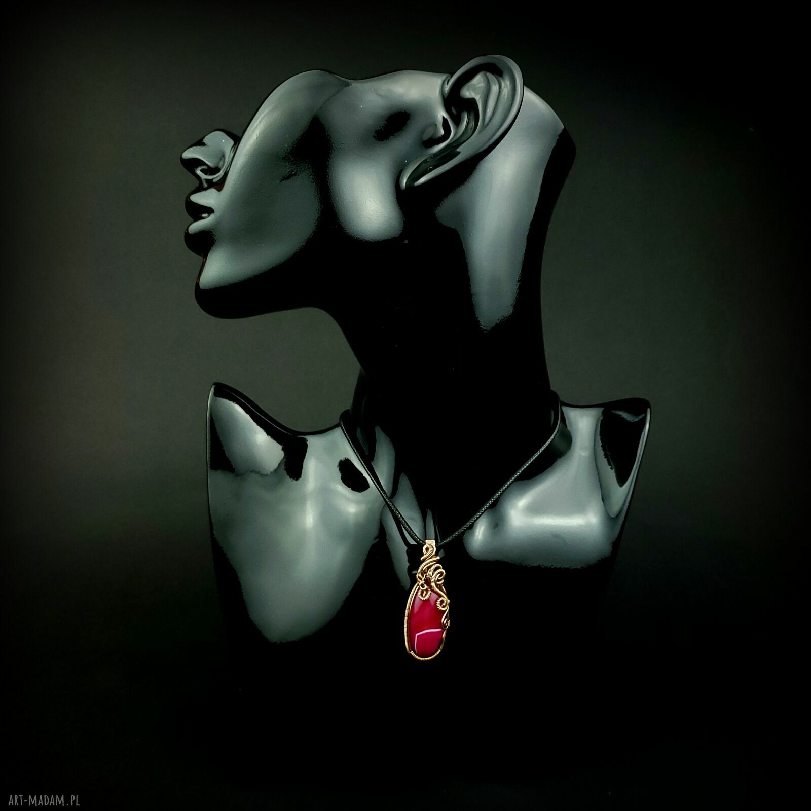 Wisiorek z różowym agatem - ręcznie robiony wire wrapping