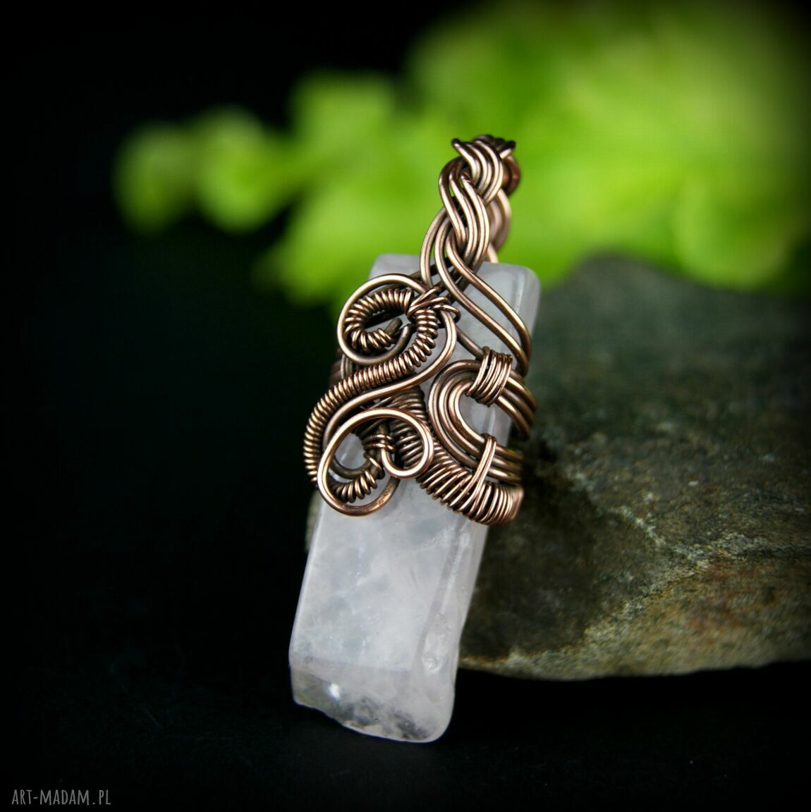 Wisiorek z różowym kwarcem - miedziany wire wrapping