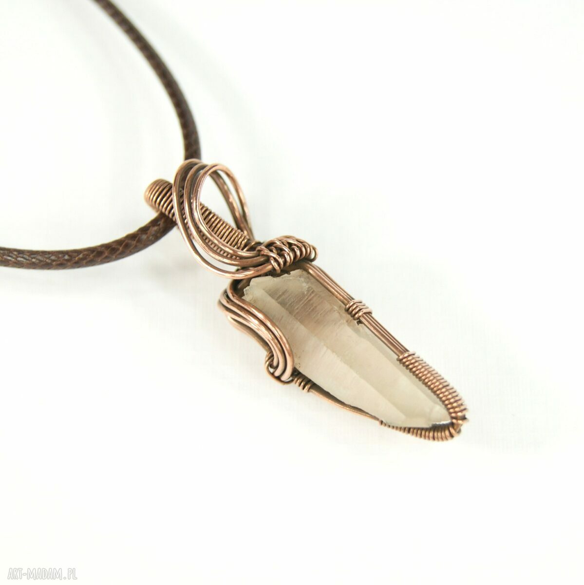 Wisiorek z surowym kryształem górskim - wire wrapping z miedzi