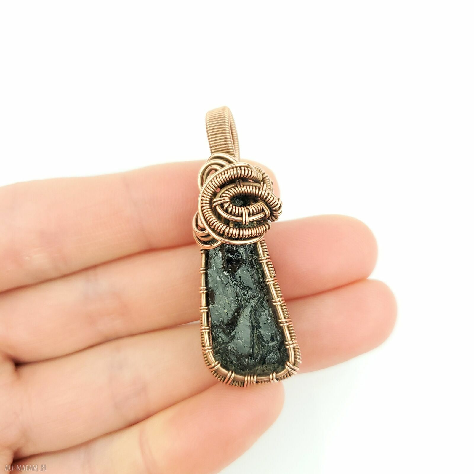 Wisiorek z turmalinem - wire wrapping z miedzi