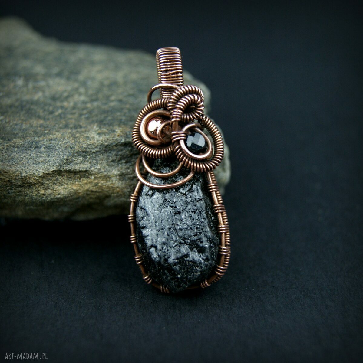 Wisiorek z turmalinem na prezent - miedziany wire wrapping