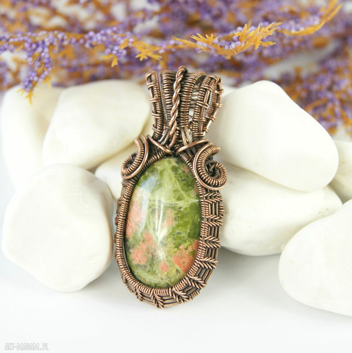 Wisiorek z unakitem w technice wire wrapping - miedziany, handmade