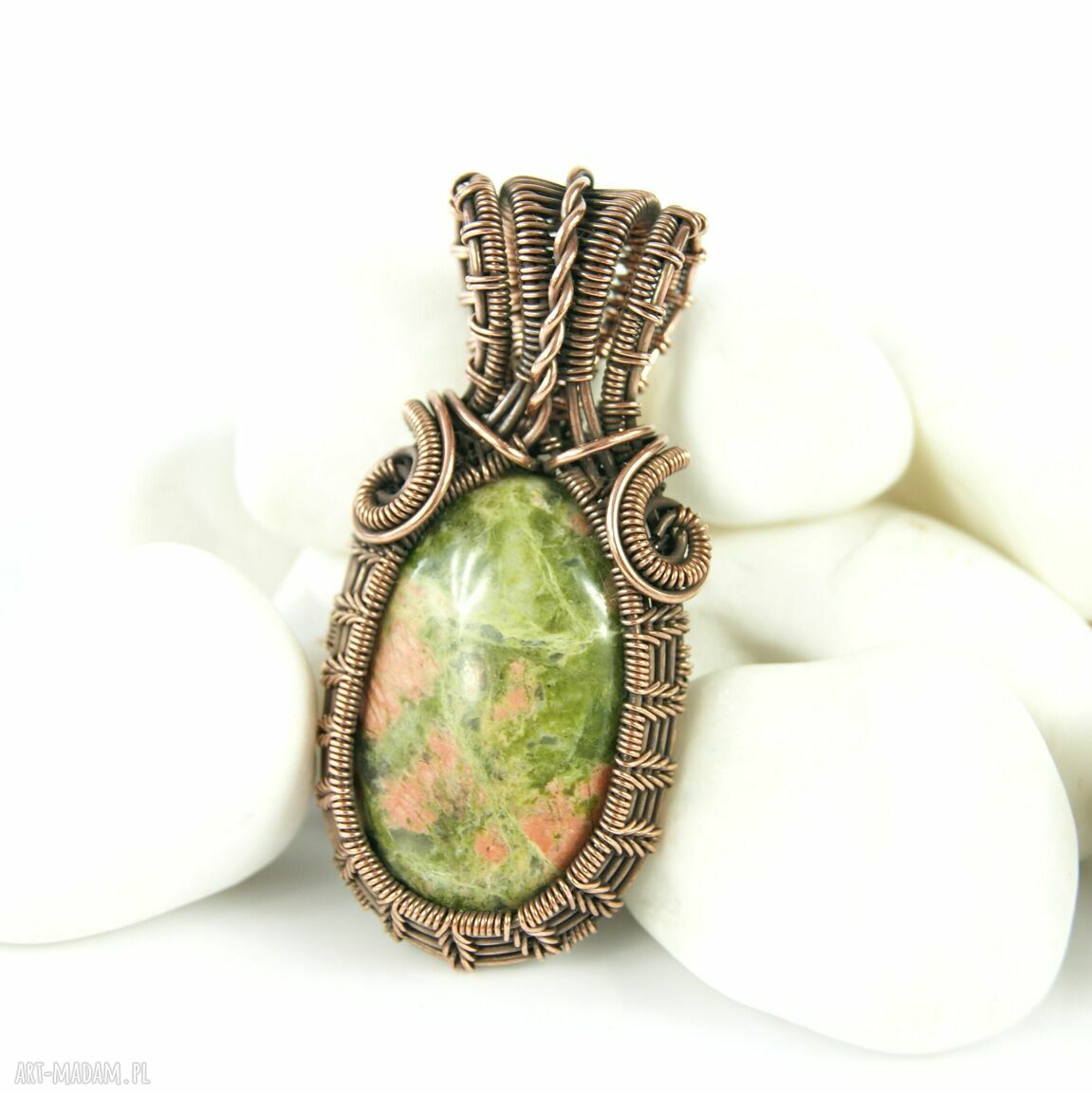 Wisiorek z unakitem w technice wire wrapping - miedziany, handmade