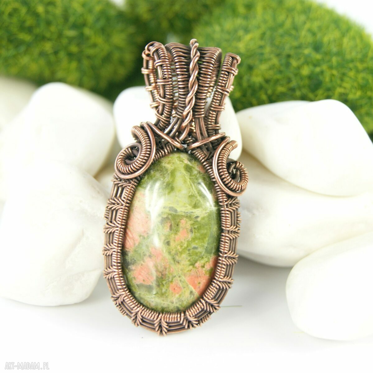 Wisiorek z unakitem w technice wire wrapping - miedziany, handmade