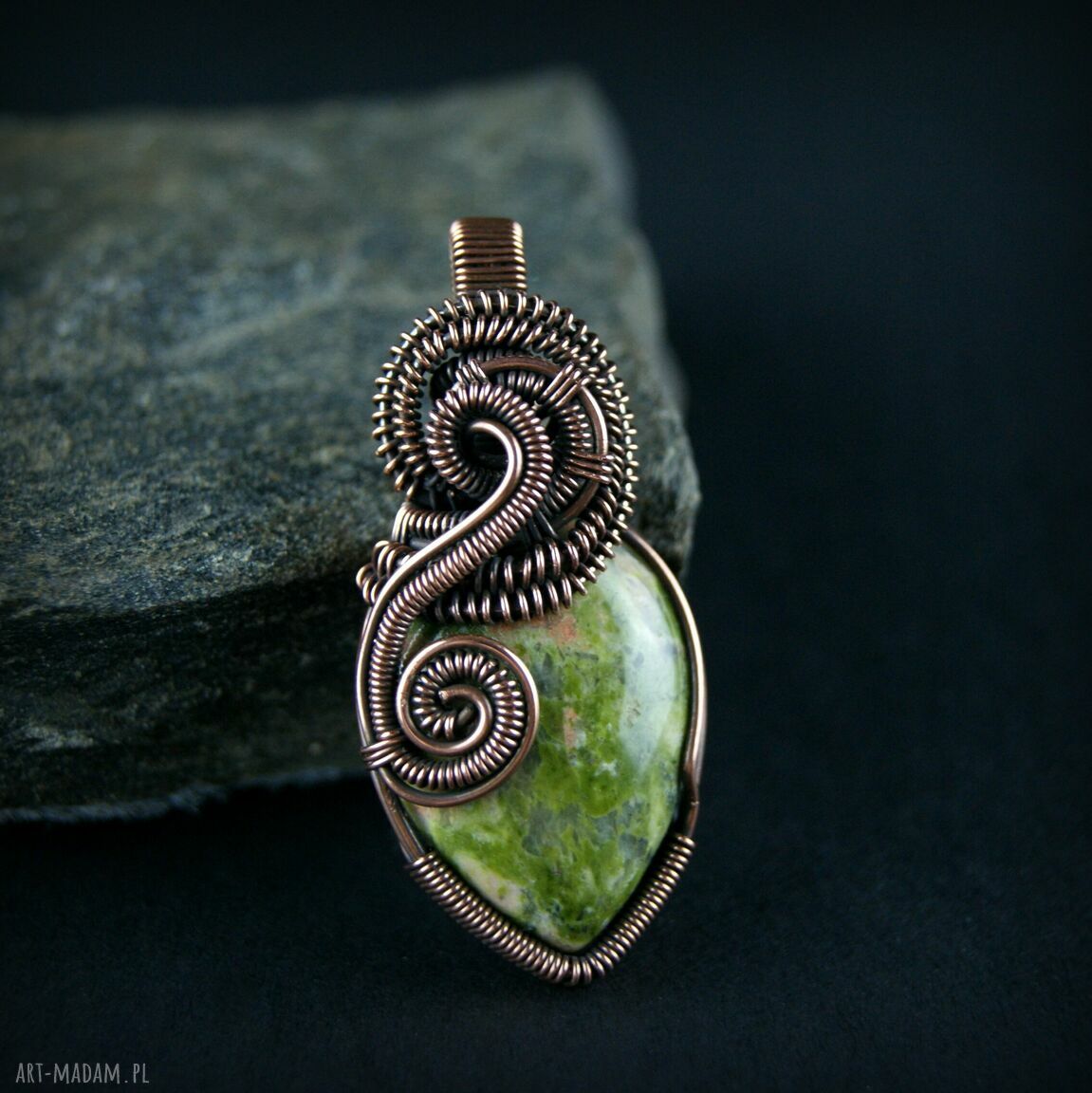 Wisiorek z unakitem - miedziany wire wrapping