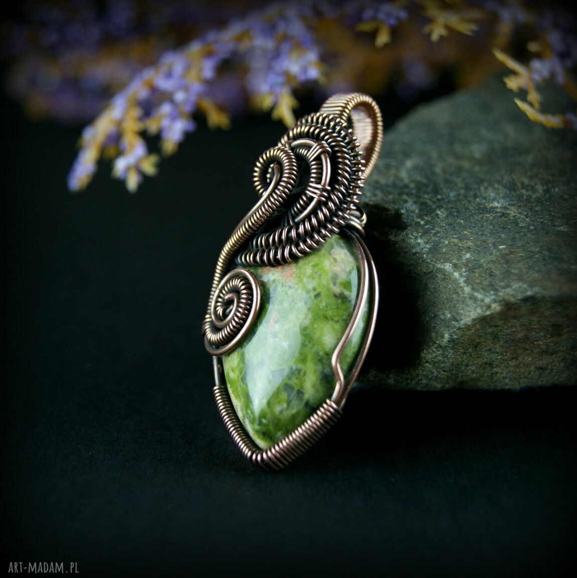 Wisiorek z unakitem - miedziany wire wrapping
