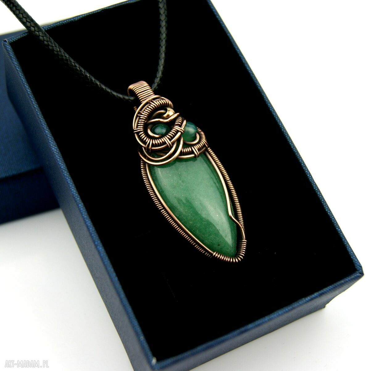 Wisiorek z zielonym agatem wire wrapping - rękodzieło
