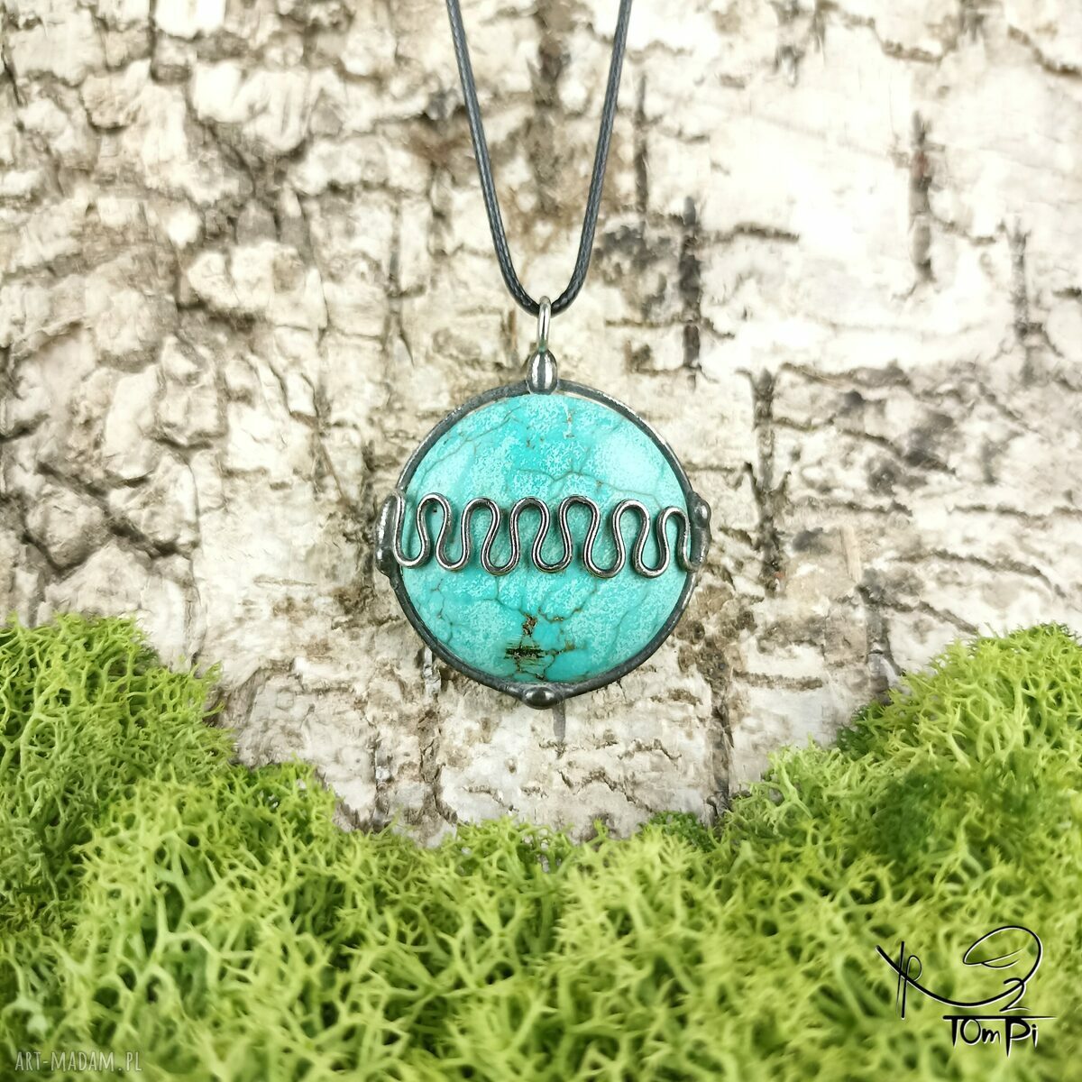 Turkusowy wisiorek handmade - zawieszka kamyk koło
