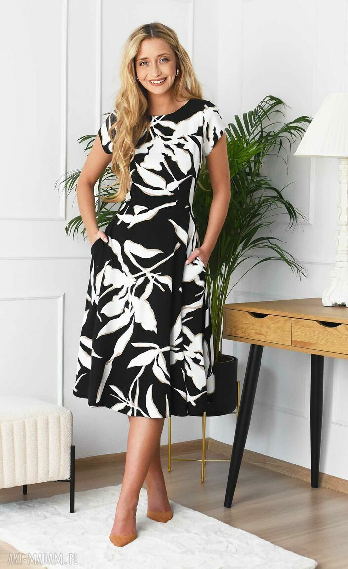sukienki: Wiskozowa sukienka Midi Total KLARA (Vesper biało czarny) Handmade