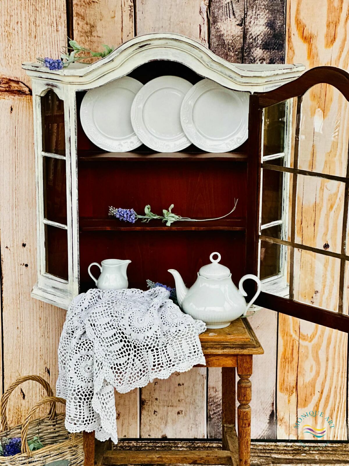 Wisząca witryna shabby chic na talerze Monique Art - romantyczny styl prowansalski, oszklona