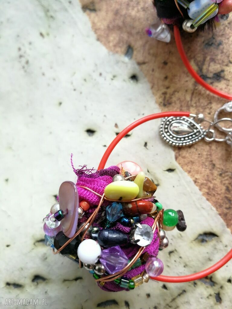 Ręcznie plecione, kolorowe klipsy boho etno - wiszące, na klipsy